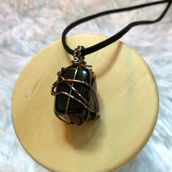 🌙 handmade wire-wrapped crystal necklace 🌙 - Picture 2 of 3